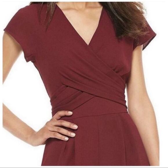 Gal Meets Glam Delaney Crossover Wrap Jumpsuit Red Wine Size 8 NEW - Picture 4 of 10